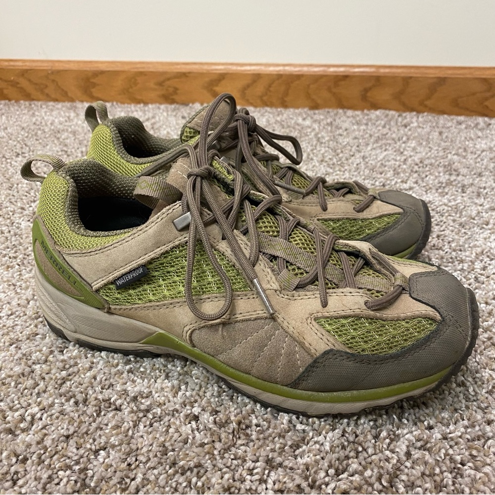 Merrell Avian Light Ventilator Women’s Waterproof Hiking Shoe Green Grey Size 8